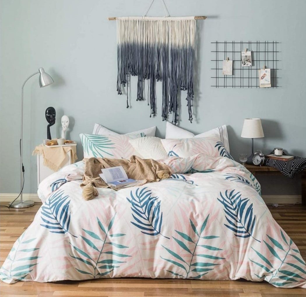 Fondo azul floral blanco 90 gramos de microfibra de sábanas con fundas de  almohada - China Hoja de ropa de cama y edredón precio
